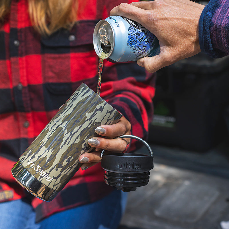 12oz-tkwide-with-cafe-cap-mossy-oak-u0 12oz_tumbler_mossyoak_bottomlands_beer_pour_square.jpg