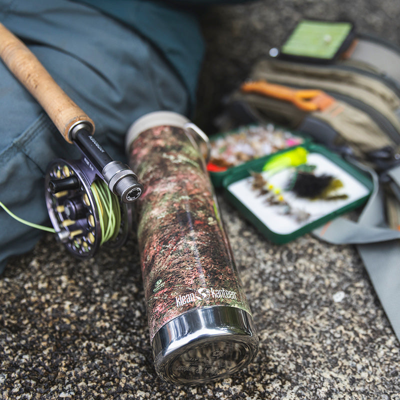 20oz-tkwide-with-cafe-cap-mossy-oak-s6 20oz_tumbler_mossyoak_rainbowtrout_flyfish_top_square.jpg