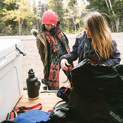 64oz-classic-with-loop-cap-b1 64oz_insulated_classic_backpackers_tailgate_square.jpg