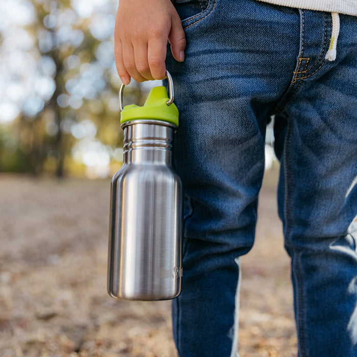 classic-kid-sippy-cap-y3 K12CNSIPPY-BS-kids_sippy_bottle_carry_lifestyle_f9e24b84-a0ae-465d-aad5-3c60c5592b7d.jpg
