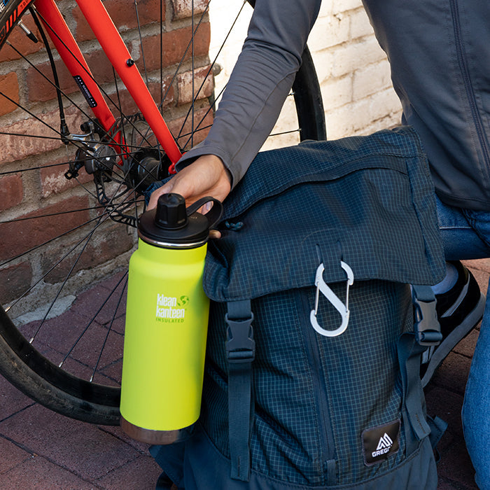 tkwide-chug-cap-y8 K32TKWSSL-JP-Bottle-Biking-Chug-Cap-lifestyle.jpg