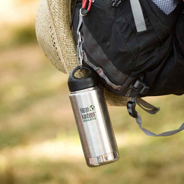 steel-s-biner-3-g9 carabiner_steel_bottle_backpack_lifestyle_dd4fef2d-f5d2-4f32-ac05-c706bd6b518e.jpg