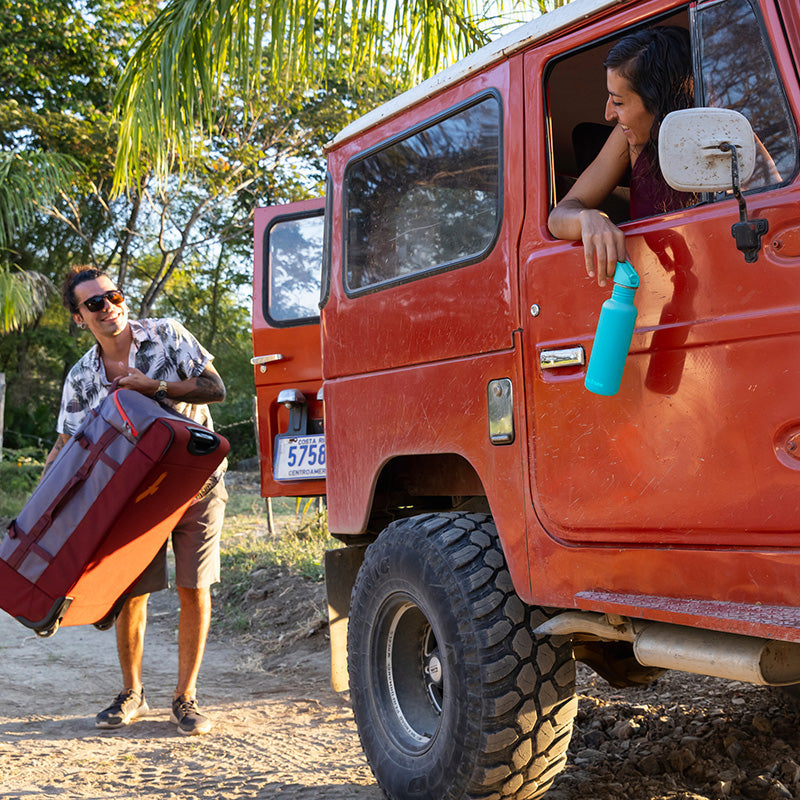 18oz-classic-with-flip-seal-sport-cap-t6 classic_18oz_flip_seal_baltic_jeep_packing_window_square.jpg