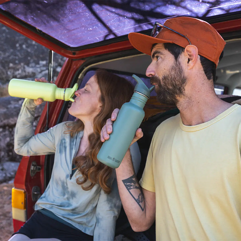 classic-flip-seal-sport-cap-no-straw-e4 classic_27oz_flip_seal_couple_tailgate_tip-sip_square.jpg