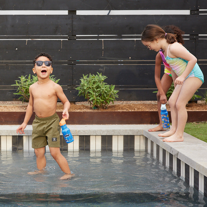 12oz-kid-s-classic-with-flip-seal-sport-cap-h0 kid_sport_flip_seal_12oz_boy_pool_square.jpg