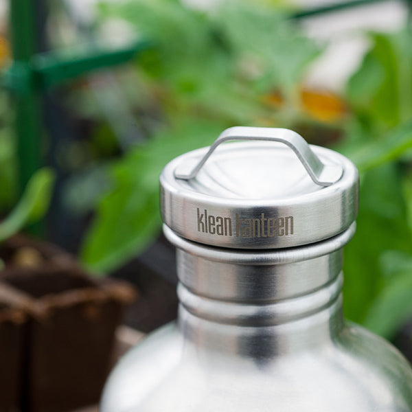 classic-steel-loop-cap-y0 stainless_cap_garden_lifestyle.jpg
