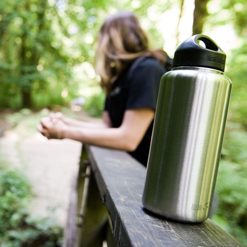 40oz-wide-with-loop-cap-a2 wide_40oz_bottle_bridge_closeup_square.jpg
